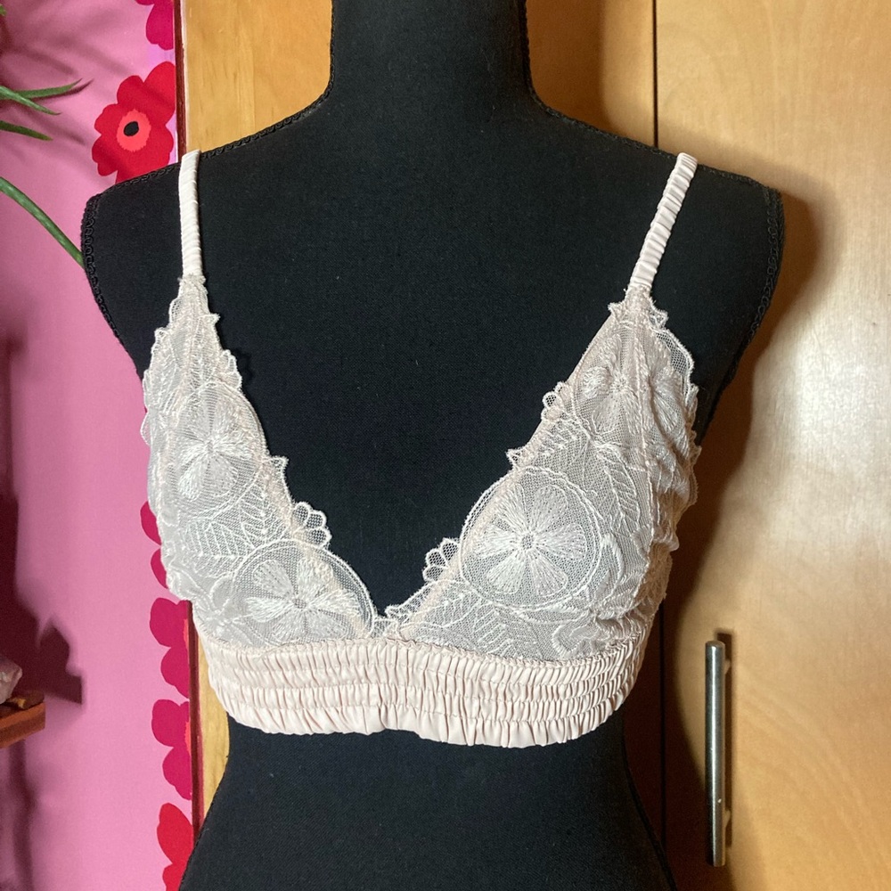 New With Tags Primark Secret Posessions Embroidered Bralette, Size M